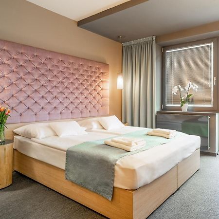 Onyx Luxury Aparthotel Sarvar Exterior photo