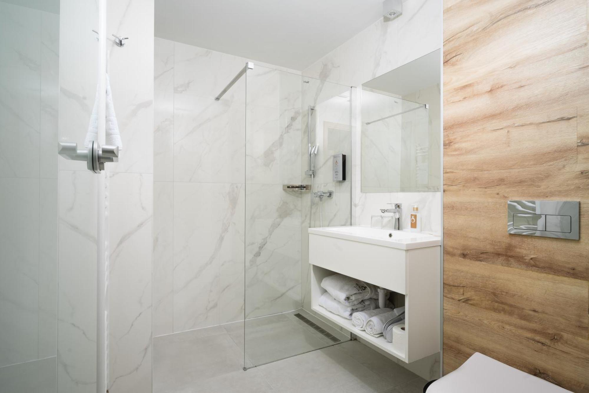 Onyx Luxury Aparthotel Sarvar Exterior photo