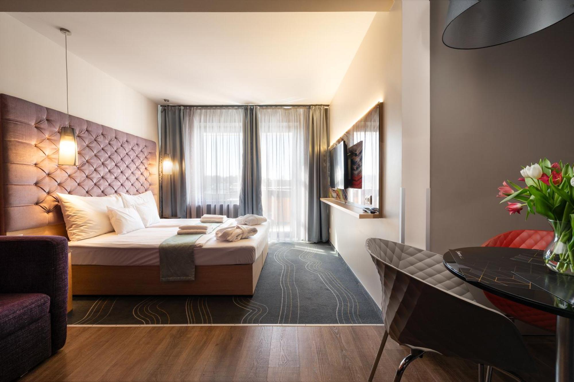 Onyx Luxury Aparthotel Sarvar Exterior photo