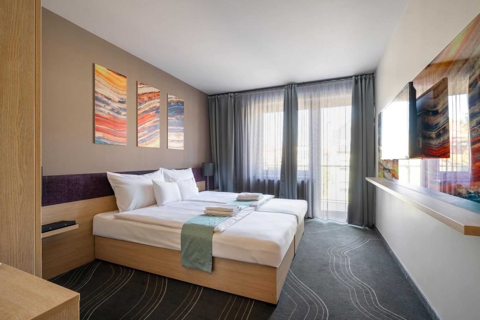 Onyx Luxury Aparthotel Sarvar Exterior photo