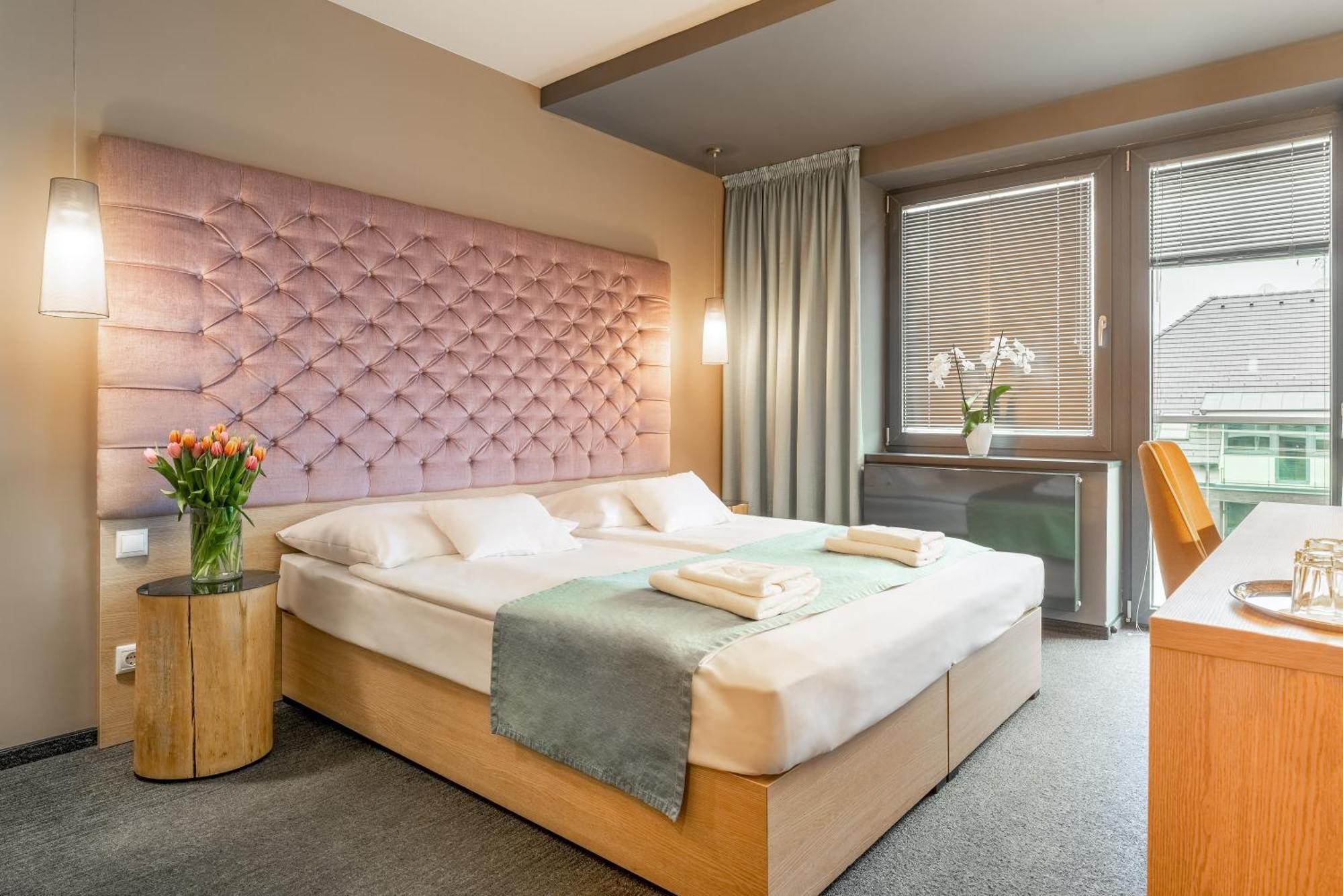 Onyx Luxury Aparthotel Sarvar Exterior photo